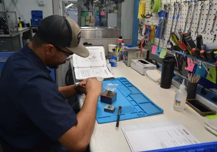 Repair station workbench